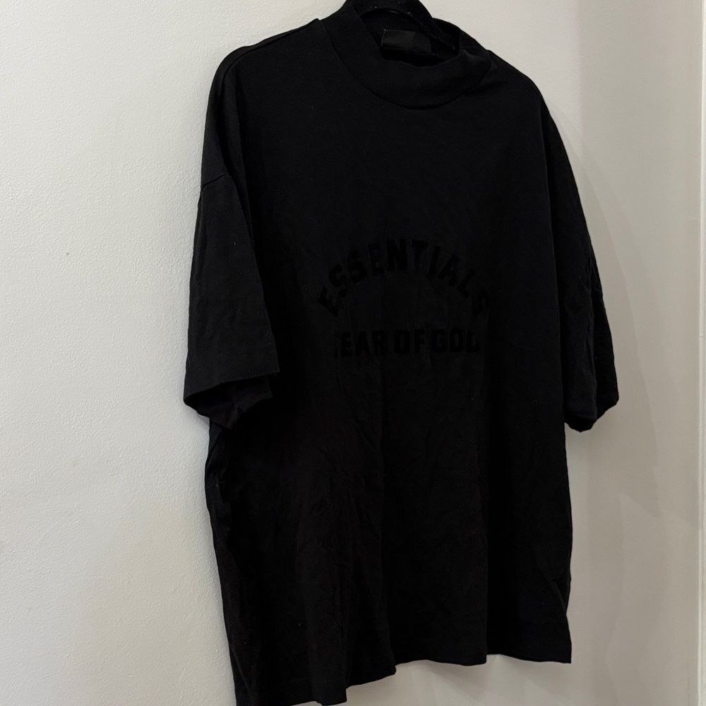 Essentials Fear of God men’s small Black Short Sleeve Tee - high neck